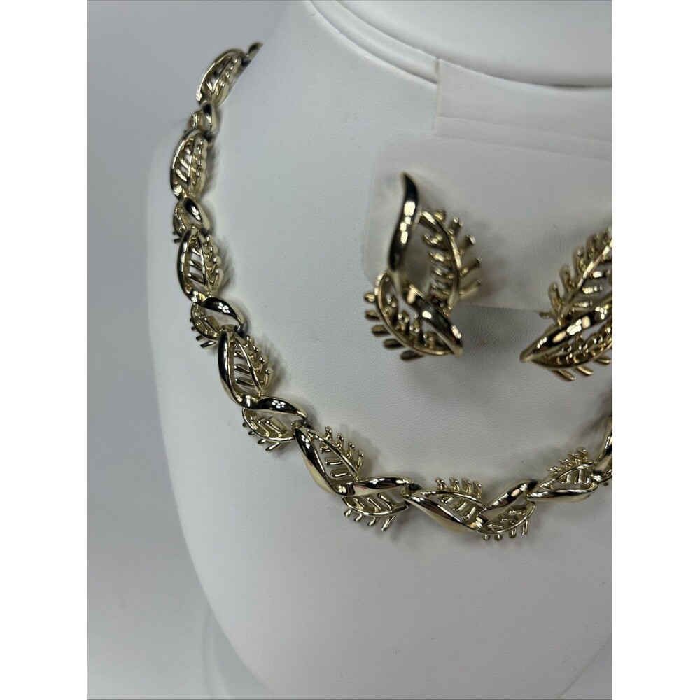 Vintage Coro Fern Leaf Necklace Choker Clip On Earrings Set Gold Tone Signed - Picture 3 of 11